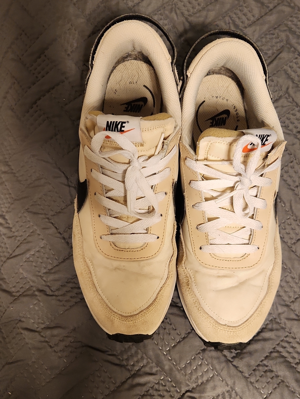 Women's Nike Waffle Debute Size 11